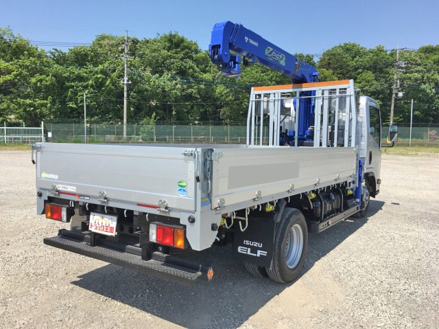 いすゞエルフクレーン3段小型（2t・3t）[写真02]