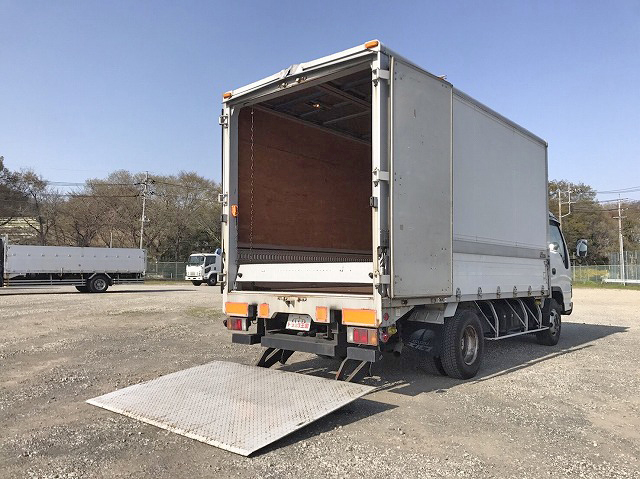 いすゞエルフパネルウイング小型（2t・3t）[写真02]