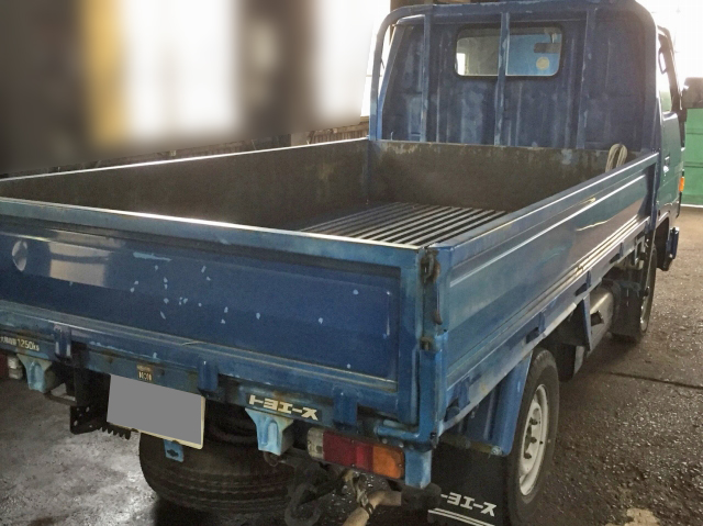 トヨタトヨエース平ボディ小型（2t・3t）[写真02]