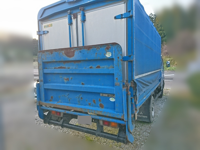 三菱ふそうキャンター幌ウイング小型（2t・3t）[写真02]