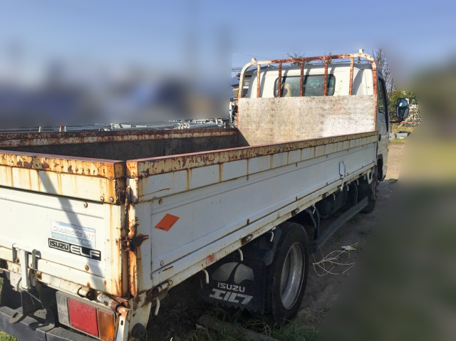 いすゞエルフ平ボディ小型（2t・3t）[写真02]