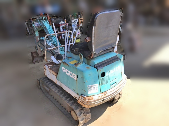 コマツミニユンボ（ミニバックホー）[写真02]