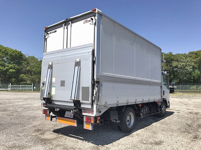 いすゞエルフパネルウイング小型（2t・3t）[写真02]