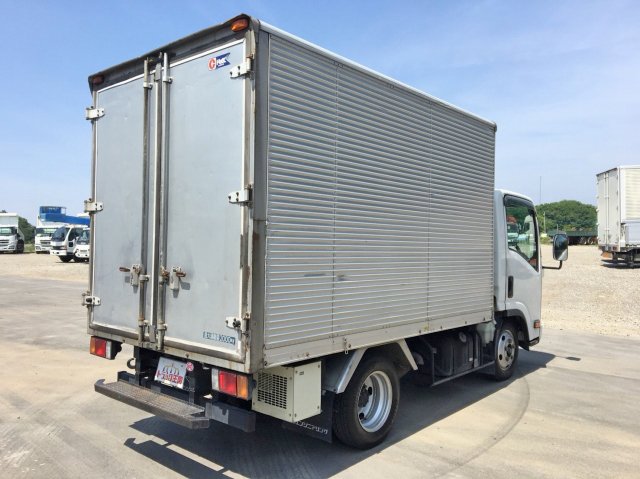 いすゞエルフ冷凍車（冷蔵車）小型（2t・3t）[写真02]