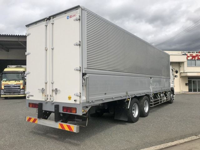 日野プロフィアアルミウイング大型（10t）[写真02]