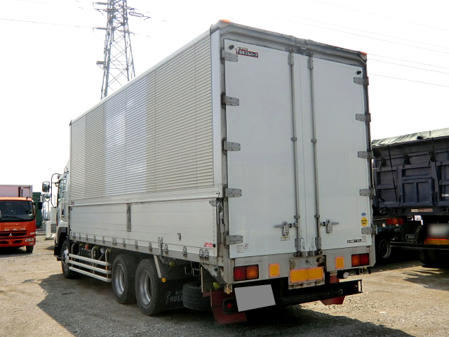 いすゞフォワードアルミウイング増トン（6t・8t）[写真02]