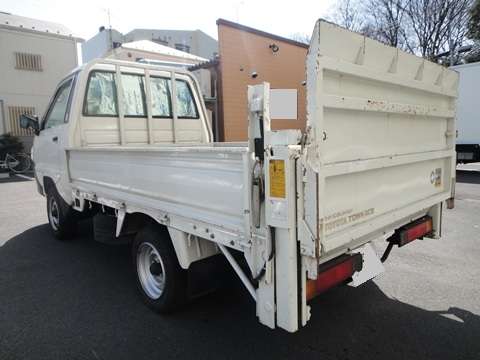 トヨタタウンエース平ボディ小型（2t・3t）[写真02]