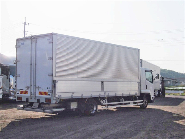 いすゞフォワードアルミウイング中型（4t）[写真02]