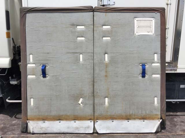 いすゞフォワード冷凍車（冷蔵車）中型（4t）[写真17]