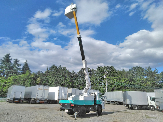 いすゞエルフ高所作業車小型（2t・3t）[写真02]