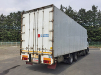 UDトラックスクオンパネルバン大型（10t）[写真02]