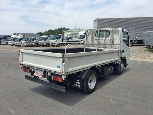 三菱ふそうキャンターガッツ平ボディ小型（2t・3t）[写真02]