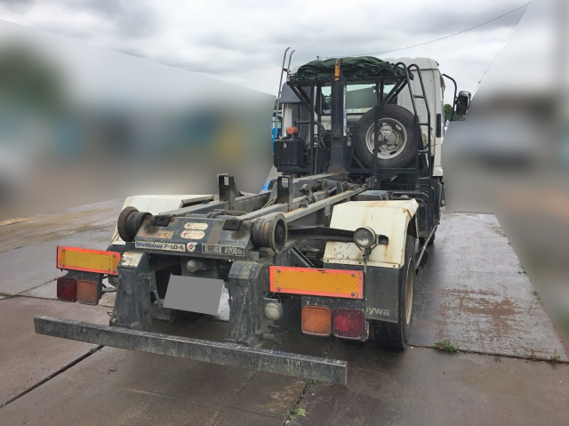 いすゞフォワードアームロール中型（4t）[写真02]