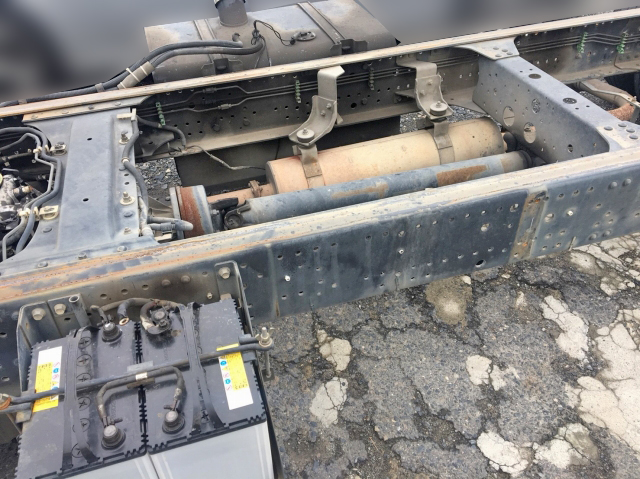 いすゞエルフシャーシ小型（2t・3t）[写真02]