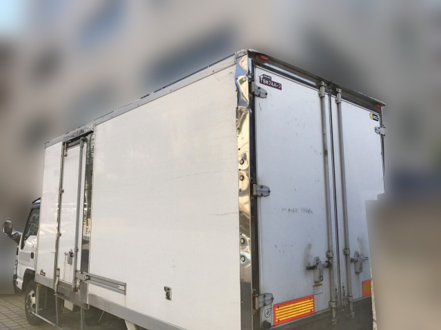 いすゞエルフ冷凍車（冷蔵車）小型（2t・3t）[写真02]