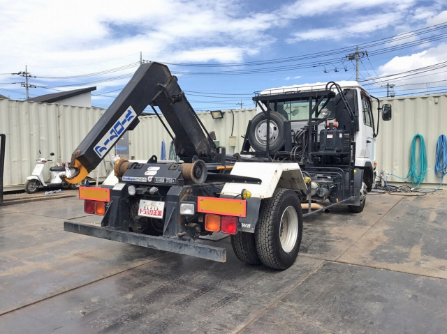 UDトラックスコンドルアームロール中型（4t）[写真02]