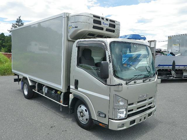 いすゞエルフ冷凍車（冷蔵車）小型（2t・3t）[写真02]