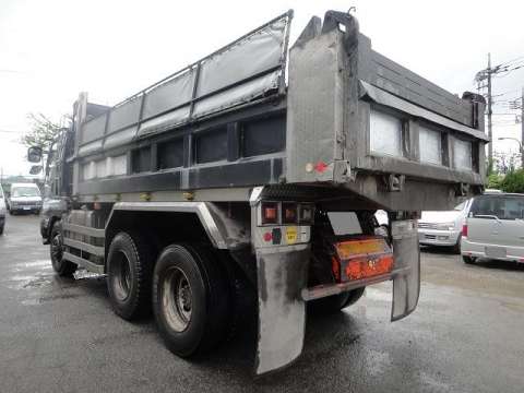 いすゞギガダンプ大型（10t）[写真02]