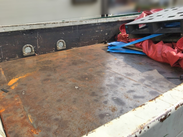 いすゞエルフ平ボディ小型（2t・3t）[写真02]