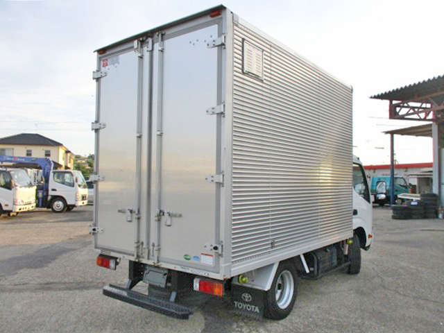 トヨタトヨエースアルミバン小型（2t・3t）[写真02]