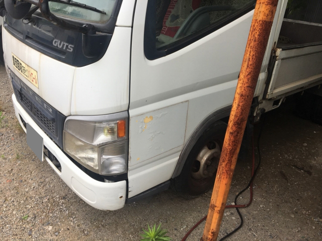 三菱ふそうキャンターガッツ平ボディ小型（2t・3t）[写真02]