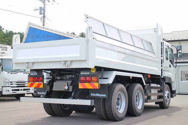 いすゞギガダンプ大型（10t）[写真02]