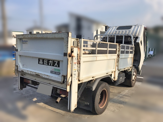 三菱ふそうキャンター平ボディ小型（2t・3t）[写真02]