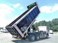 UDトラックスクオン深ダンプ（土砂禁ダンプ）大型（10t）[写真02]