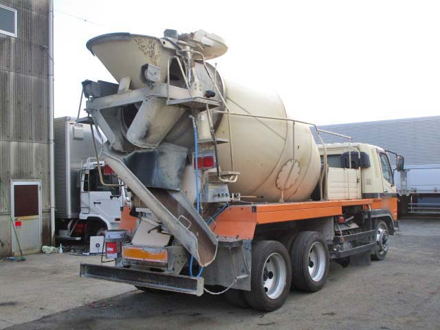 三菱ふそうファイターミキサー車（コンクリートミキサー）増トン（6t・8t）[写真02]