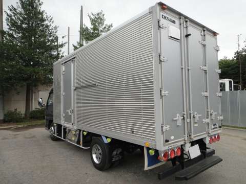 いすゞエルフアルミバン小型（2t・3t）[写真02]