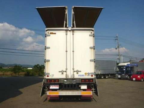 いすゞギガアルミウイング大型（10t）[写真02]