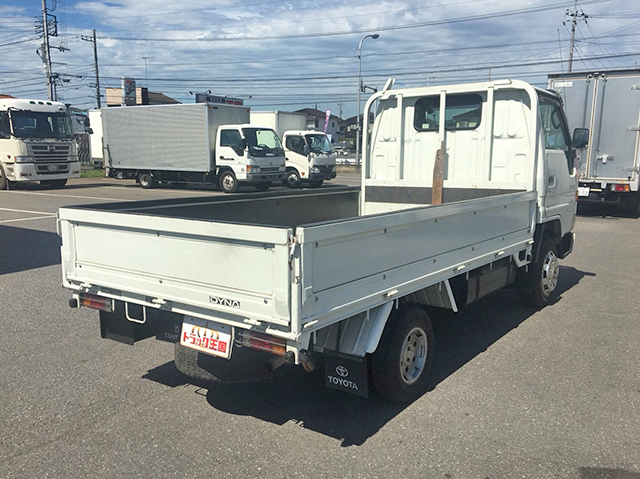 トヨタダイナ平ボディ小型（2t・3t）[写真02]