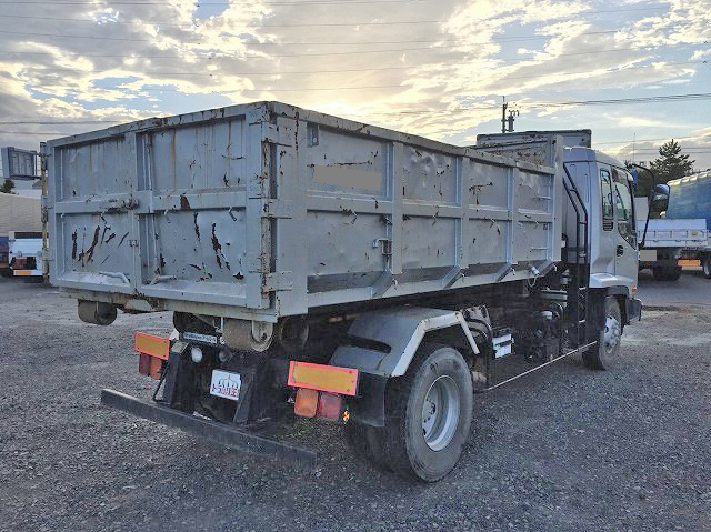 いすゞフォワードアームロール中型（4t）[写真02]