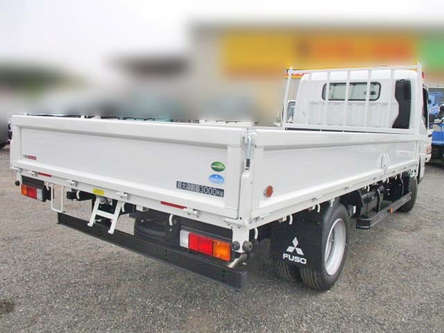 三菱ふそうキャンター平ボディ小型（2t・3t）[写真02]