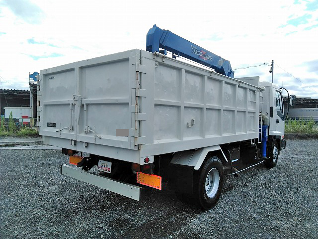 いすゞフォワードダンプ・クレーン付中型（4t）[写真02]