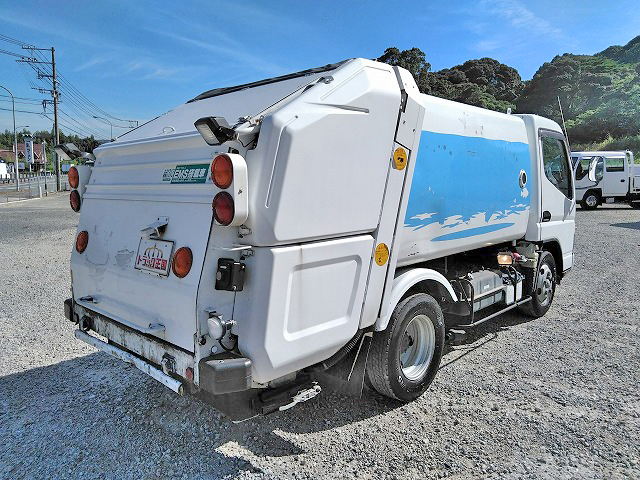 三菱ふそうキャンターパッカー車（塵芥車）小型（2t・3t）[写真02]