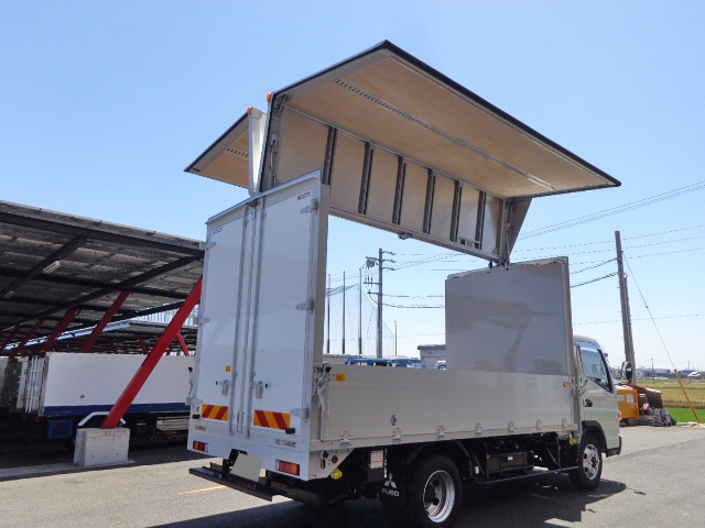 三菱ふそうキャンターアルミウイング小型（2t・3t）[写真02]