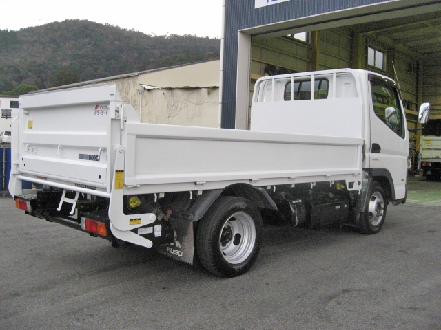 三菱ふそうキャンターガッツ平ボディ小型（2t・3t）[写真02]