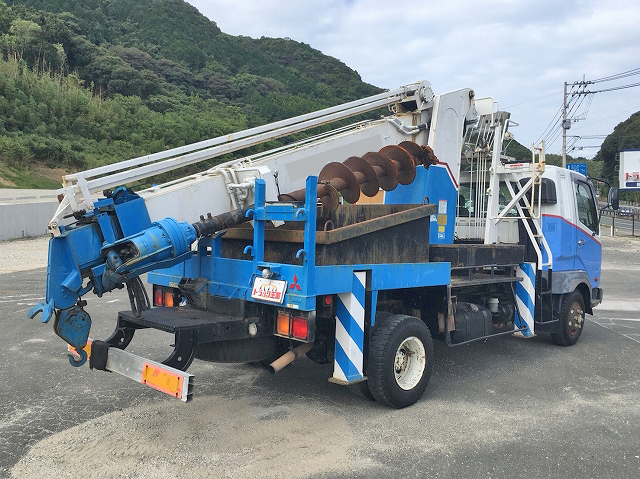 三菱ふそうファイター穴掘建柱車中型（4t）[写真02]