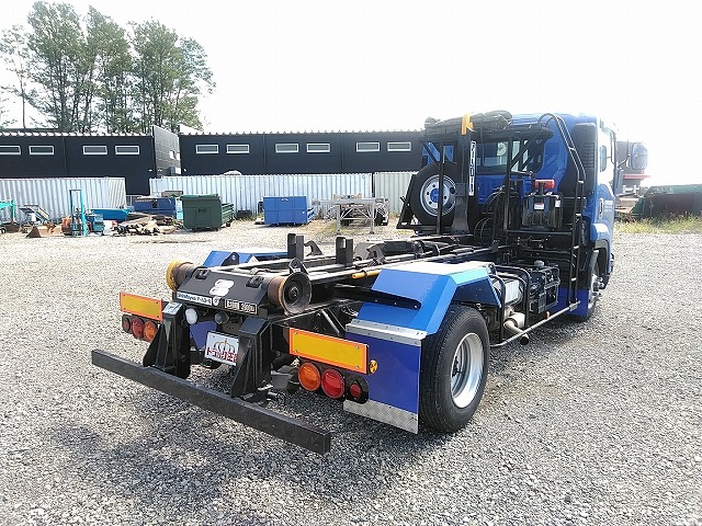 いすゞフォワードアームロール中型（4t）[写真02]