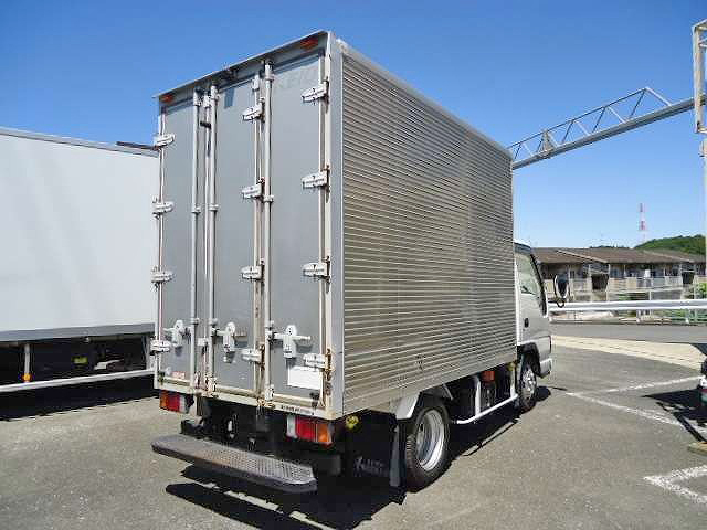 いすゞエルフアルミバン小型（2t・3t）[写真02]