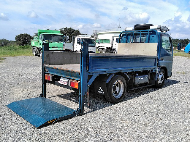 三菱ふそうキャンター平ボディ小型（2t・3t）[写真02]