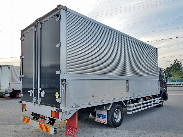 いすゞフォワードアルミウイング増トン（6t・8t）[写真02]