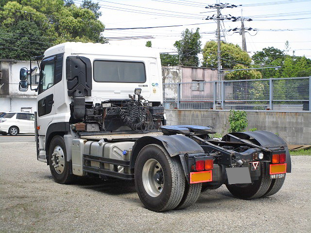 UDトラックスクオントレーラーヘッド（トラクターヘッド）大型（10t）[写真02]