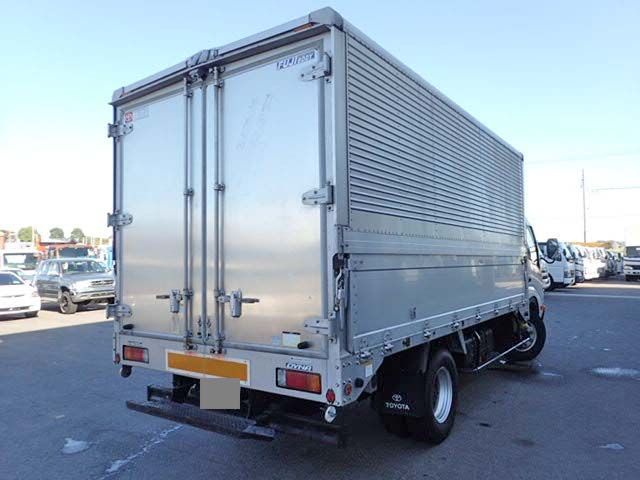 トヨタダイナアルミウイング小型（2t・3t）[写真02]