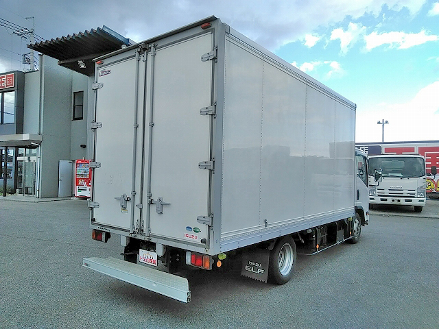 いすゞエルフパネルバン小型（2t・3t）[写真02]