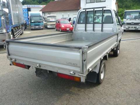 トヨタライトエース平ボディ小型（2t・3t）[写真02]