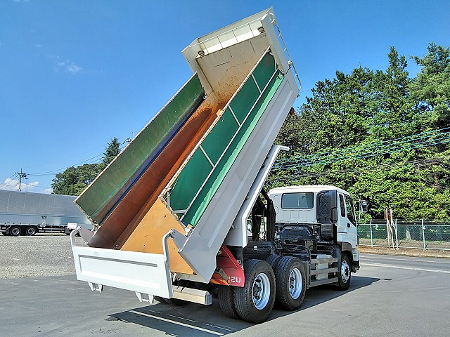 いすゞギガダンプ大型（10t）[写真02]