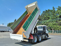 いすゞギガダンプ大型（10t）[写真02]