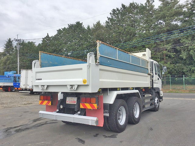 いすゞギガダンプ大型（10t）[写真02]